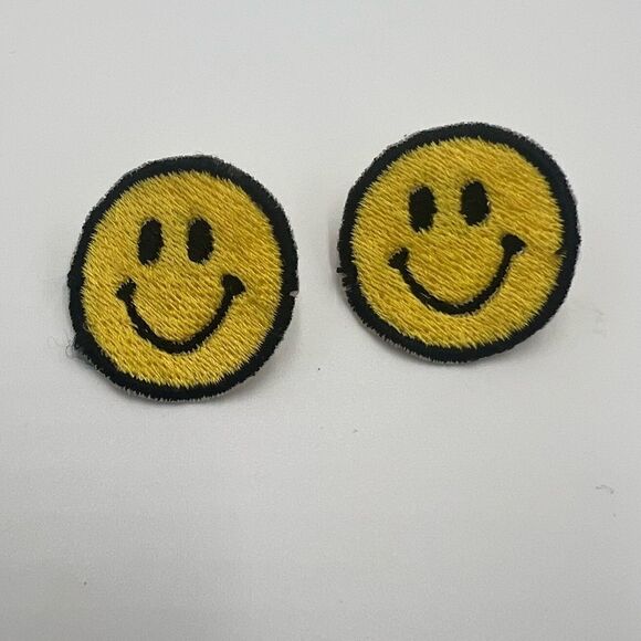 Vintage Handmade Smiley Face Embroidered Stud Earrings - Picture 1 of 5